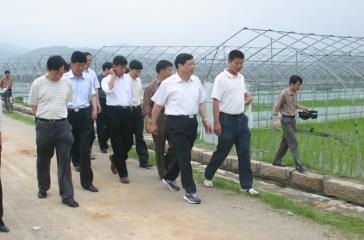 5月9日，福建省常務(wù)副省長(zhǎng)劉德章一行蒞臨超大詔安基地調(diào)研